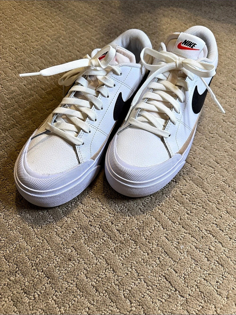 Nike Court Legacy Platform Leather Sneakers White/Black US 9 Like New